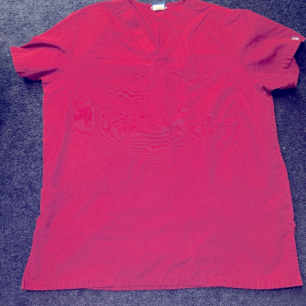 Cherokee Scrub Top M Wine